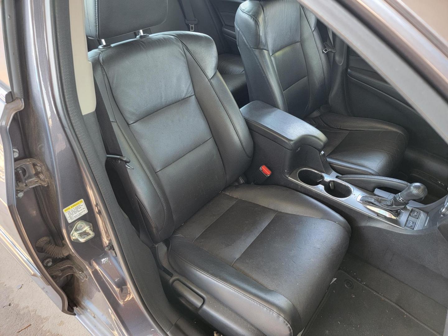 2015 Grey Acura ILX 5-Spd AT (19VDE1F37FE) with an 2.0L L4 16V DOHC engine, 5-Speed Automatic transmission, located at 2020 East Division Street, Arlington, TX, 76011, (817) 801-3191, 32.742390, -97.076874 - One owner. Backup camera. Sun Roof. Texass premiere Buy Here Pay Here with No Credit Check {score} at 2020 East Division Street Arlington, Texas in the center of Dallas, Fort Worth metro area. For in house auto financing in Lancaster, Waxahachie, Cleburne or Sherman call 817-801-3191. Denton, McKinn - Photo#22
