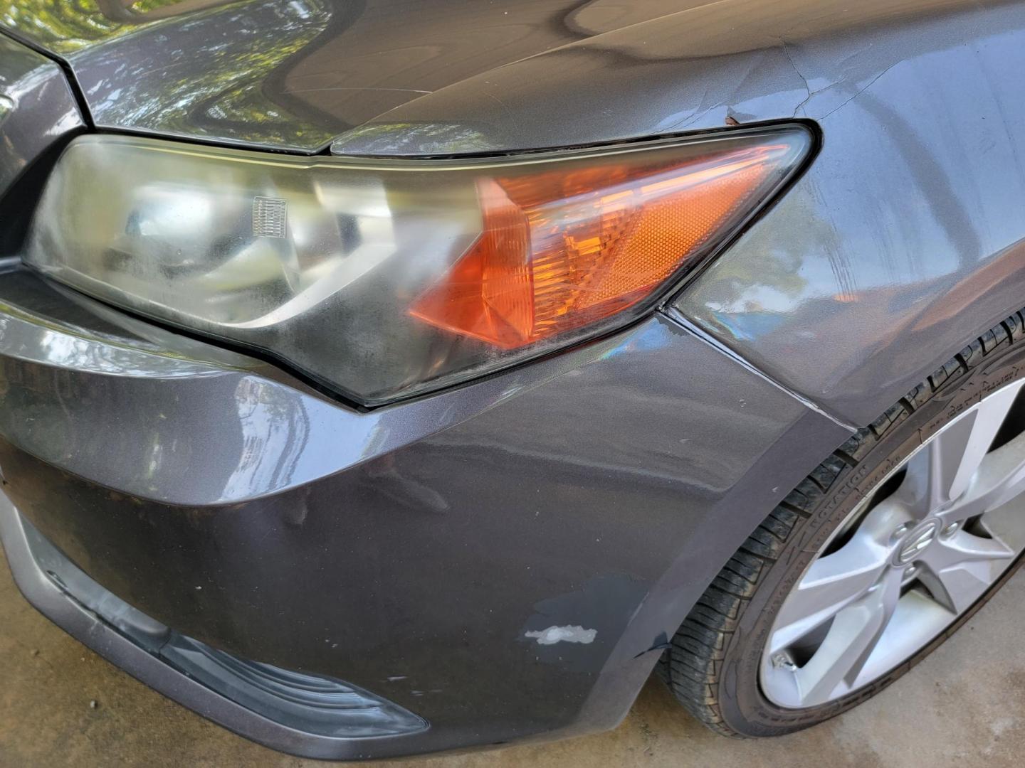 2015 Grey Acura ILX 5-Spd AT (19VDE1F37FE) with an 2.0L L4 16V DOHC engine, 5-Speed Automatic transmission, located at 2020 East Division Street, Arlington, TX, 76011, (817) 801-3191, 32.742390, -97.076874 - One owner. Backup camera. Sun Roof. Texass premiere Buy Here Pay Here with No Credit Check {score} at 2020 East Division Street Arlington, Texas in the center of Dallas, Fort Worth metro area. For in house auto financing in Lancaster, Waxahachie, Cleburne or Sherman call 817-801-3191. Denton, McKinn - Photo#30