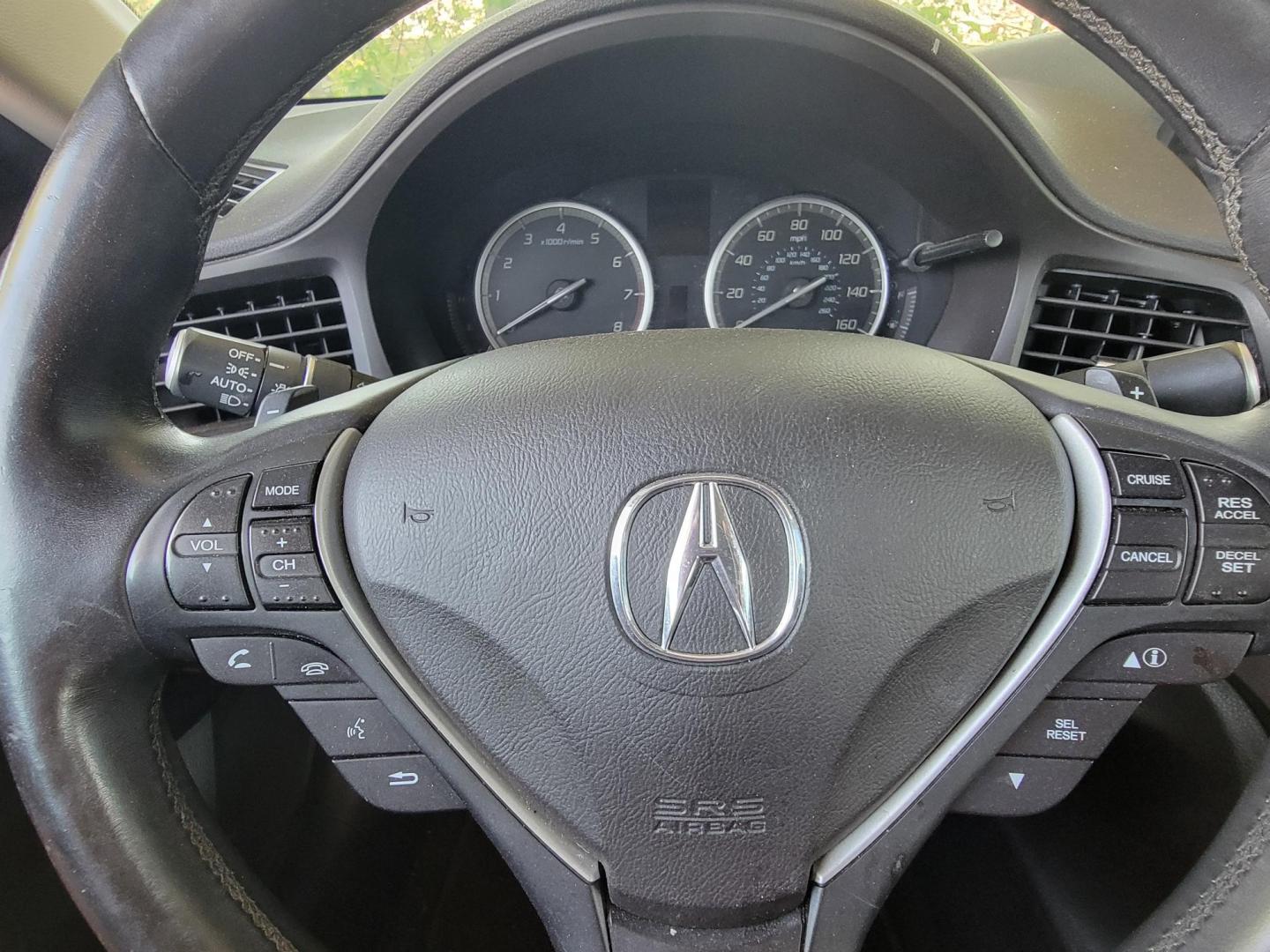 2015 Grey Acura ILX 5-Spd AT (19VDE1F37FE) with an 2.0L L4 16V DOHC engine, 5-Speed Automatic transmission, located at 2020 East Division Street, Arlington, TX, 76011, (817) 801-3191, 32.742390, -97.076874 - One owner. Backup camera. Sun Roof. Texass premiere Buy Here Pay Here with No Credit Check {score} at 2020 East Division Street Arlington, Texas in the center of Dallas, Fort Worth metro area. For in house auto financing in Lancaster, Waxahachie, Cleburne or Sherman call 817-801-3191. Denton, McKinn - Photo#8
