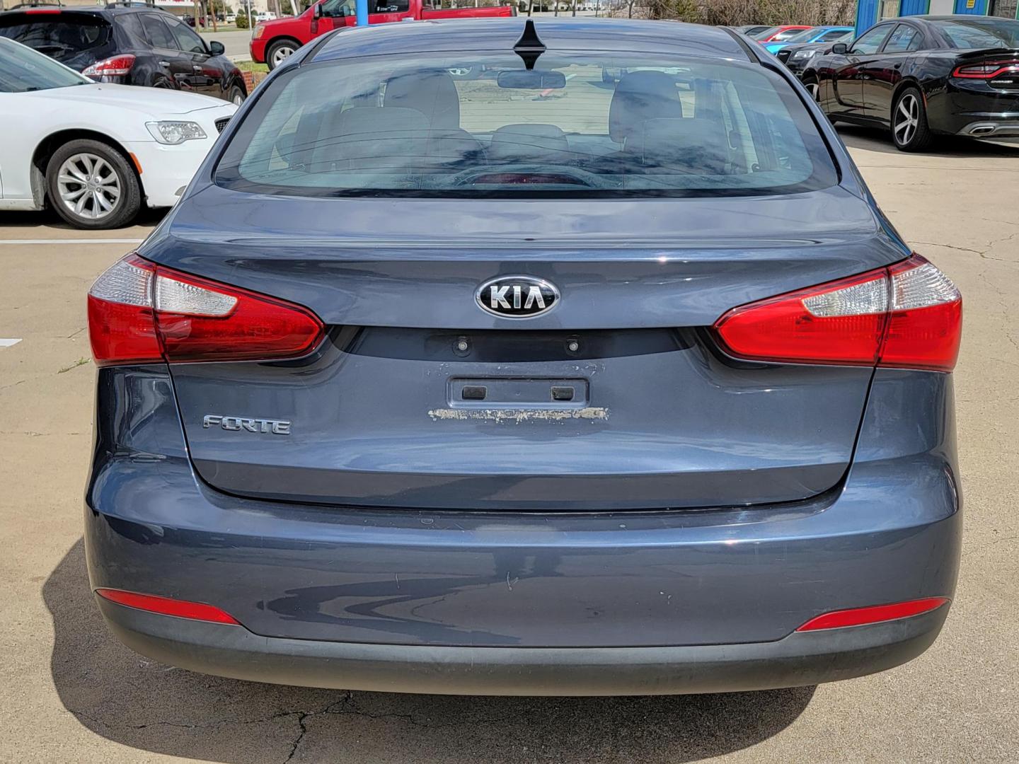 2016 Blue /Black Kia Forte LX w/Popular Package (KNAFK4A60G5) with an 1.8L L4 DOHC 16V engine, Automatic transmission, located at 2020 East Division Street, Arlington, TX, 76011, (817) 801-3191, 32.742390, -97.076874 - 2016 Kia Forte LX w-Popular Package for sale in Dallas, Texas. No credit score (check) required. Buy here pay here dealership that has a in house lease with a purchase option. - Photo#3