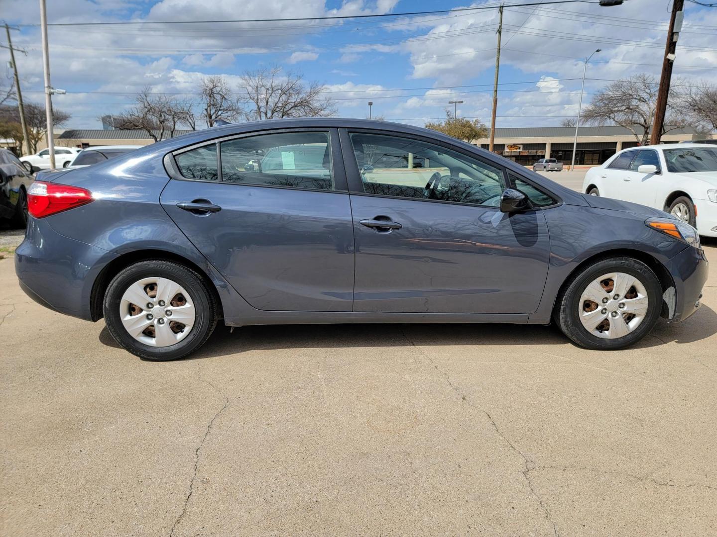 2016 Blue /Black Kia Forte LX w/Popular Package (KNAFK4A60G5) with an 1.8L L4 DOHC 16V engine, Automatic transmission, located at 2020 East Division Street, Arlington, TX, 76011, (817) 801-3191, 32.742390, -97.076874 - 2016 Kia Forte LX w-Popular Package for sale in Dallas, Texas. No credit score (check) required. Buy here pay here dealership that has a in house lease with a purchase option. - Photo#1
