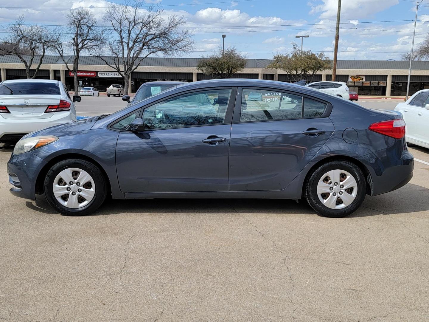 2016 Blue /Black Kia Forte LX w/Popular Package (KNAFK4A60G5) with an 1.8L L4 DOHC 16V engine, Automatic transmission, located at 2020 East Division Street, Arlington, TX, 76011, (817) 801-3191, 32.742390, -97.076874 - 2016 Kia Forte LX w-Popular Package for sale in Dallas, Texas. No credit score (check) required. Buy here pay here dealership that has a in house lease with a purchase option. - Photo#5