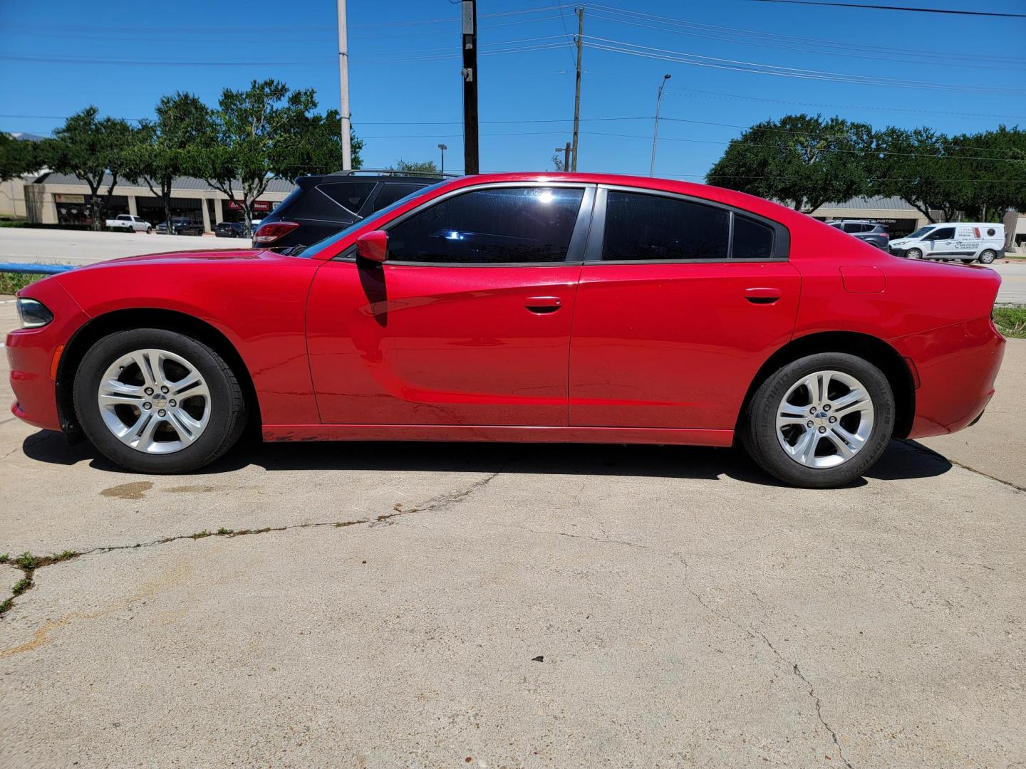 2016 Red /Black Dodge Charger SE (2C3CDXBG7GH) with an 3.6L V6 DOHC 24V engine, 8A transmission, located at 2020 East Division Street, Arlington, TX, 76011, (817) 801-3191, 32.742390, -97.076874 - Texass premiere Buy Here Pay Here with No Credit Check {score} at 2020 East Division Street Arlington, Texas in the center of Dallas, Fort Worth metro area. For in house auto financing in Lancaster, Waxahachie, Cleburne or Sherman call 817-801-3191. Denton, McKinney, Waco and Weatherford shoppers wa - Photo#6