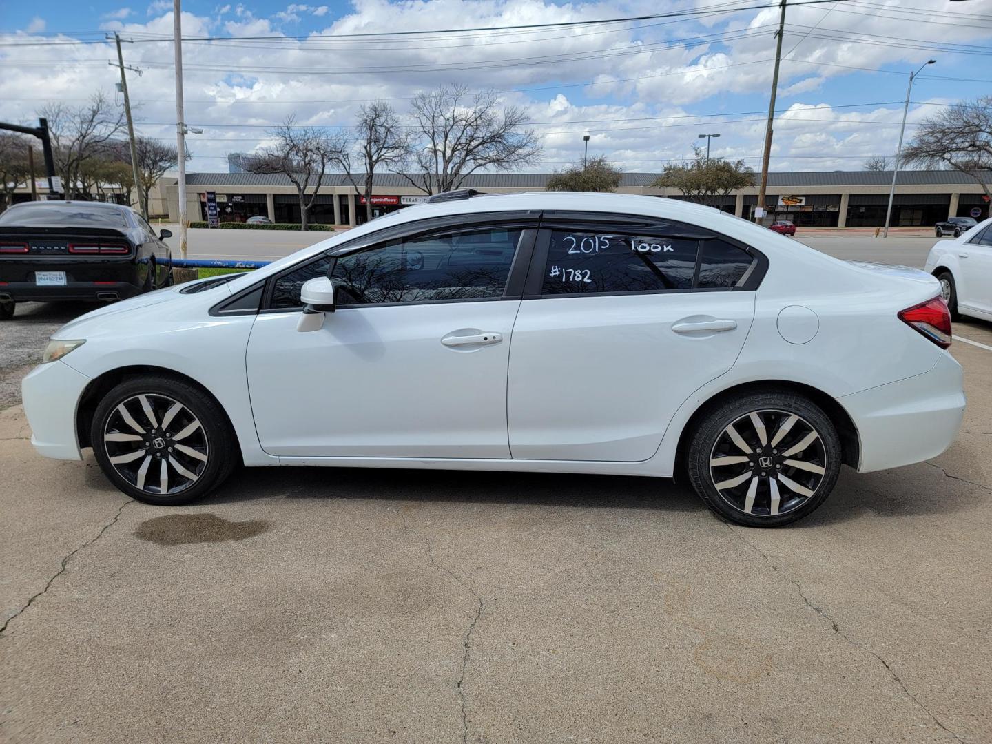 2015 White Honda Civic EX-L Sedan CVT (19XFB2F91FE) with an 1.8L L4 SOHC 16V engine, Continuously Variable Transmission transmission, located at 2020 East Division Street, Arlington, TX, 76011, (817) 801-3191, 32.742390, -97.076874 - Texass premiere Buy Here Pay Here with No Credit Check {score} at 2020 East Division Street Arlington, Texas in the center of Dallas, Fort Worth metro area. For in house auto financing in Lancaster, Waxahachie, Cleburne or Sherman call 817-801-3191. Denton, McKinney, Waco and Weatherford shoppers wa - Photo#5