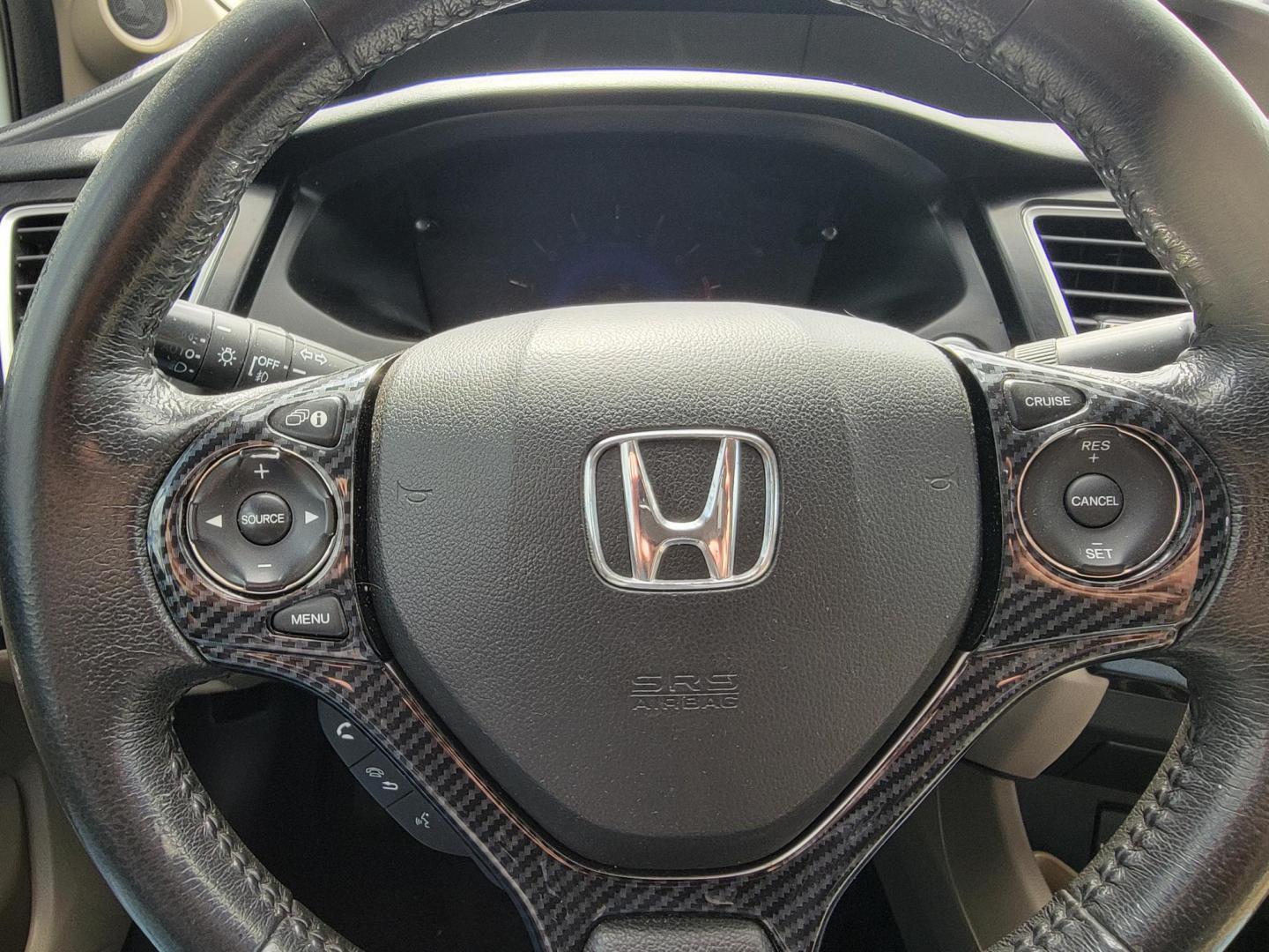2015 White Honda Civic EX-L Sedan CVT (19XFB2F91FE) with an 1.8L L4 SOHC 16V engine, Continuously Variable Transmission transmission, located at 2020 East Division Street, Arlington, TX, 76011, (817) 801-3191, 32.742390, -97.076874 - Texass premiere Buy Here Pay Here with No Credit Check {score} at 2020 East Division Street Arlington, Texas in the center of Dallas, Fort Worth metro area. For in house auto financing in Lancaster, Waxahachie, Cleburne or Sherman call 817-801-3191. Denton, McKinney, Waco and Weatherford shoppers wa - Photo#8