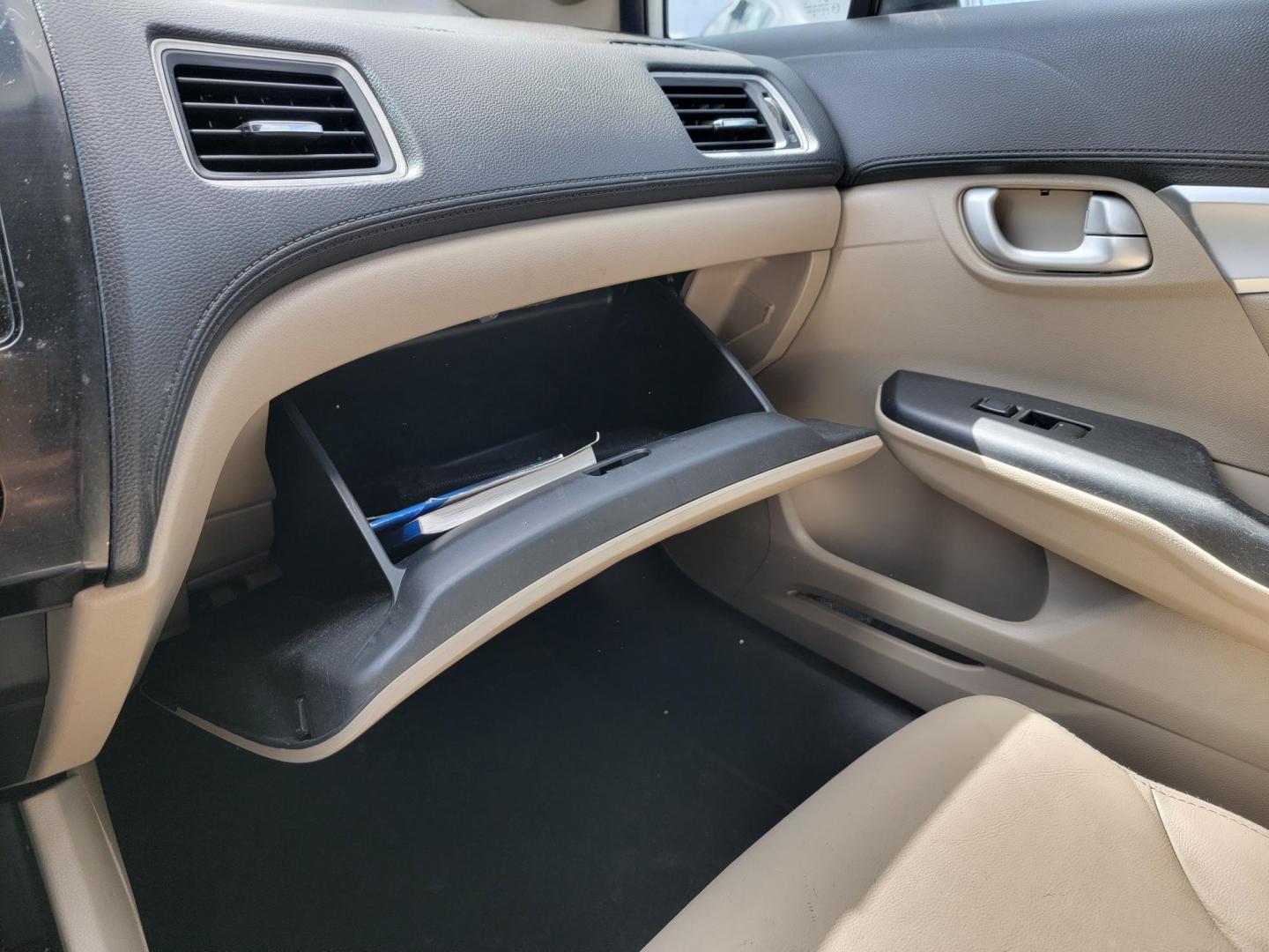 2015 White Honda Civic EX-L Sedan CVT (19XFB2F91FE) with an 1.8L L4 SOHC 16V engine, Continuously Variable Transmission transmission, located at 2020 East Division Street, Arlington, TX, 76011, (817) 801-3191, 32.742390, -97.076874 - Texass premiere Buy Here Pay Here with No Credit Check {score} at 2020 East Division Street Arlington, Texas in the center of Dallas, Fort Worth metro area. For in house auto financing in Lancaster, Waxahachie, Cleburne or Sherman call 817-801-3191. Denton, McKinney, Waco and Weatherford shoppers wa - Photo#14
