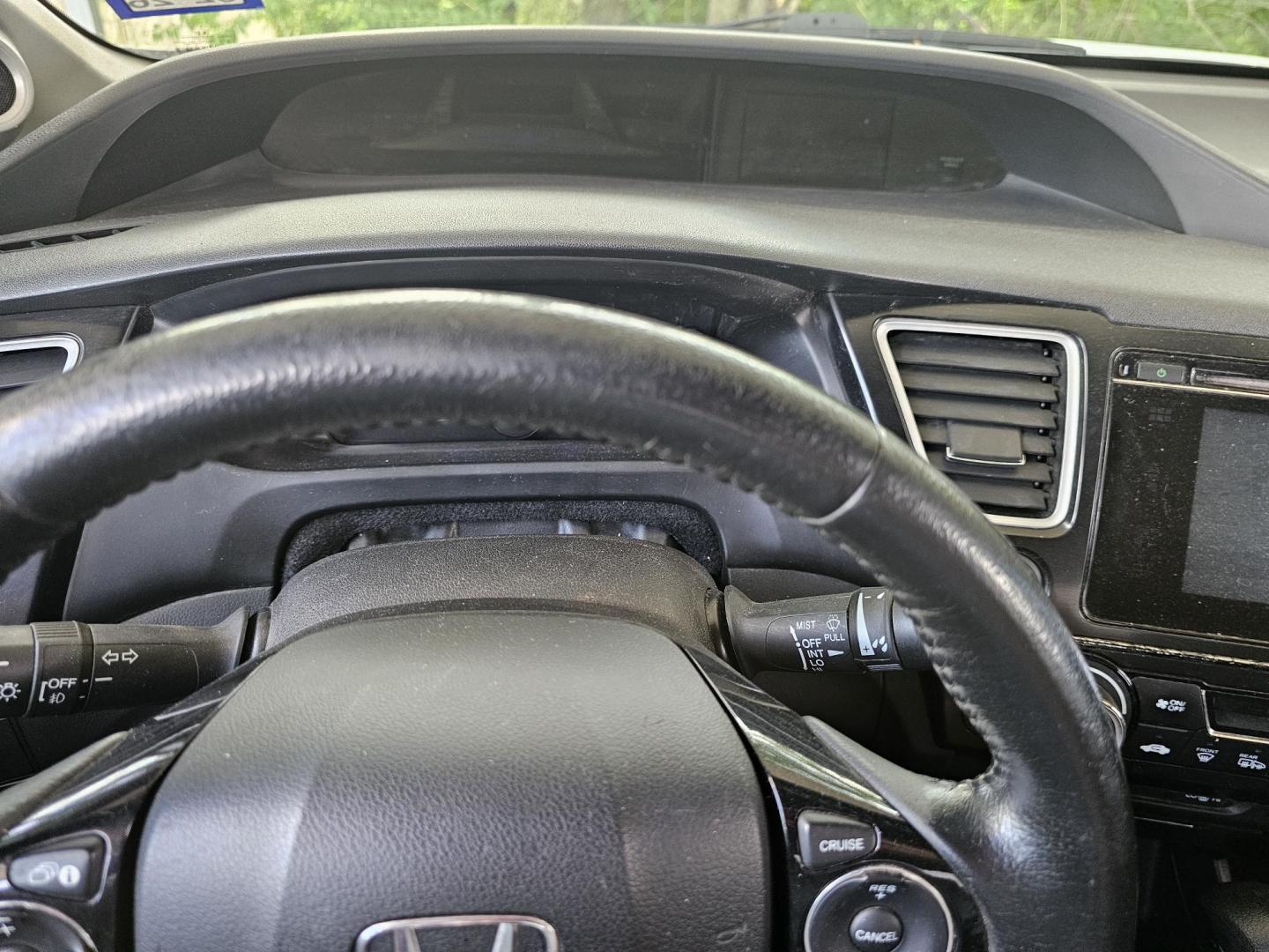 2015 White /Beige Honda Civic EX-L Sedan CVT (19XFB2F99FE) with an 1.8L L4 SOHC 16V engine, Continuously Variable Transmission transmission, located at 2020 East Division Street, Arlington, TX, 76011, (817) 801-3191, 32.742390, -97.076874 - Texass premiere Buy Here Pay Here with No Credit Check {score} at 2020 East Division Street Arlington, Texas in the center of Dallas, Fort Worth metro area. For in house auto financing in Lancaster, Waxahachie, Cleburne or Sherman call 817-801-3191. Denton, McKinney, Waco and Weatherford shoppers wa - Photo#10