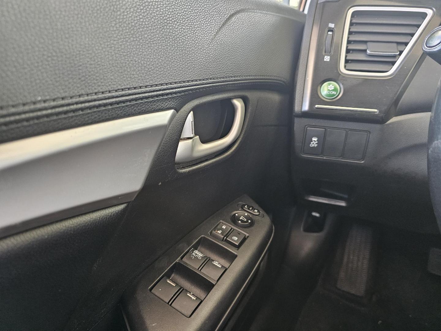 2015 White /Beige Honda Civic EX-L Sedan CVT (19XFB2F99FE) with an 1.8L L4 SOHC 16V engine, Continuously Variable Transmission transmission, located at 2020 East Division Street, Arlington, TX, 76011, (817) 801-3191, 32.742390, -97.076874 - Texass premiere Buy Here Pay Here with No Credit Check {score} at 2020 East Division Street Arlington, Texas in the center of Dallas, Fort Worth metro area. For in house auto financing in Lancaster, Waxahachie, Cleburne or Sherman call 817-801-3191. Denton, McKinney, Waco and Weatherford shoppers wa - Photo#16