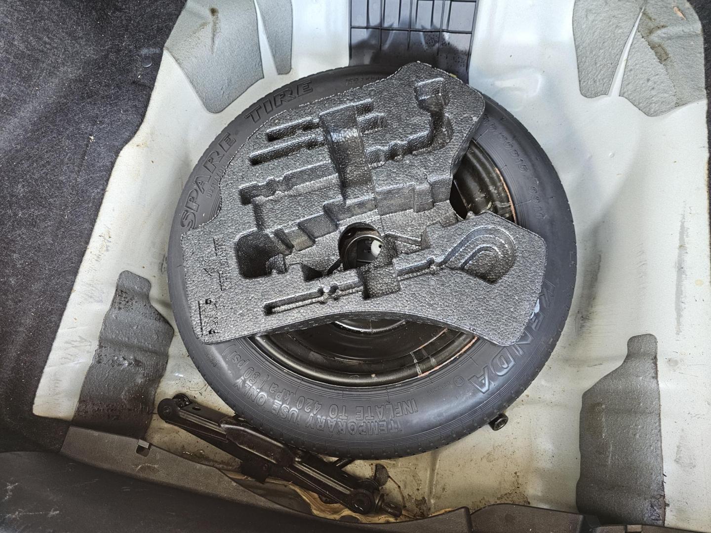 2015 White /Beige Honda Civic EX-L Sedan CVT (19XFB2F99FE) with an 1.8L L4 SOHC 16V engine, Continuously Variable Transmission transmission, located at 2020 East Division Street, Arlington, TX, 76011, (817) 801-3191, 32.742390, -97.076874 - Texass premiere Buy Here Pay Here with No Credit Check {score} at 2020 East Division Street Arlington, Texas in the center of Dallas, Fort Worth metro area. For in house auto financing in Lancaster, Waxahachie, Cleburne or Sherman call 817-801-3191. Denton, McKinney, Waco and Weatherford shoppers wa - Photo#25
