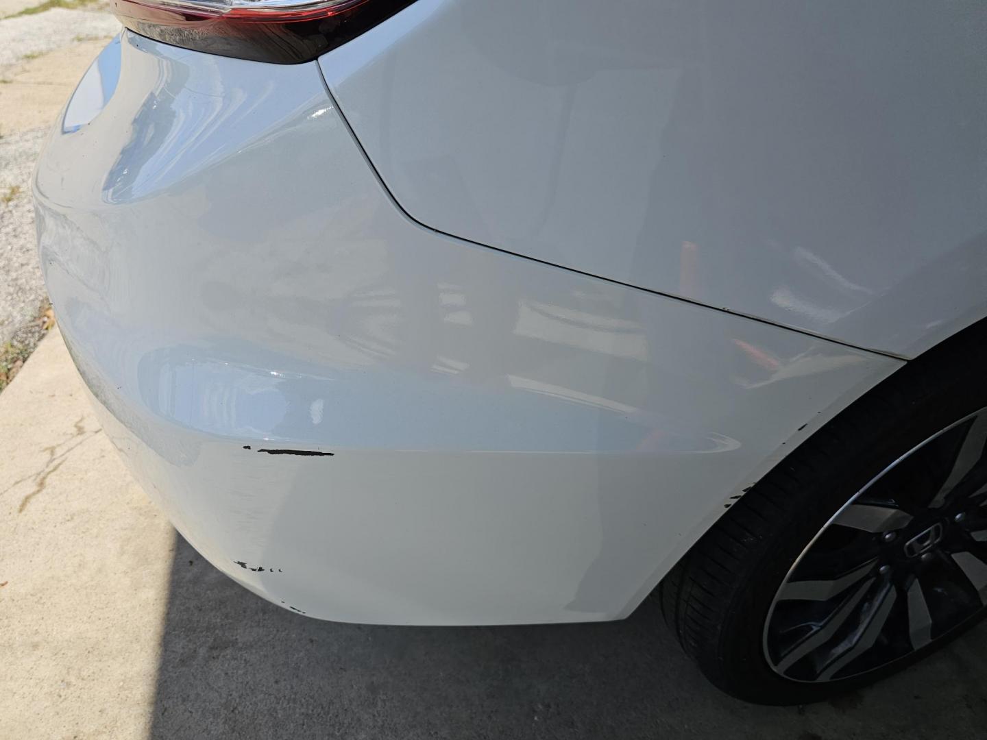 2015 White /Beige Honda Civic EX-L Sedan CVT (19XFB2F99FE) with an 1.8L L4 SOHC 16V engine, Continuously Variable Transmission transmission, located at 2020 East Division Street, Arlington, TX, 76011, (817) 801-3191, 32.742390, -97.076874 - Texass premiere Buy Here Pay Here with No Credit Check {score} at 2020 East Division Street Arlington, Texas in the center of Dallas, Fort Worth metro area. For in house auto financing in Lancaster, Waxahachie, Cleburne or Sherman call 817-801-3191. Denton, McKinney, Waco and Weatherford shoppers wa - Photo#33