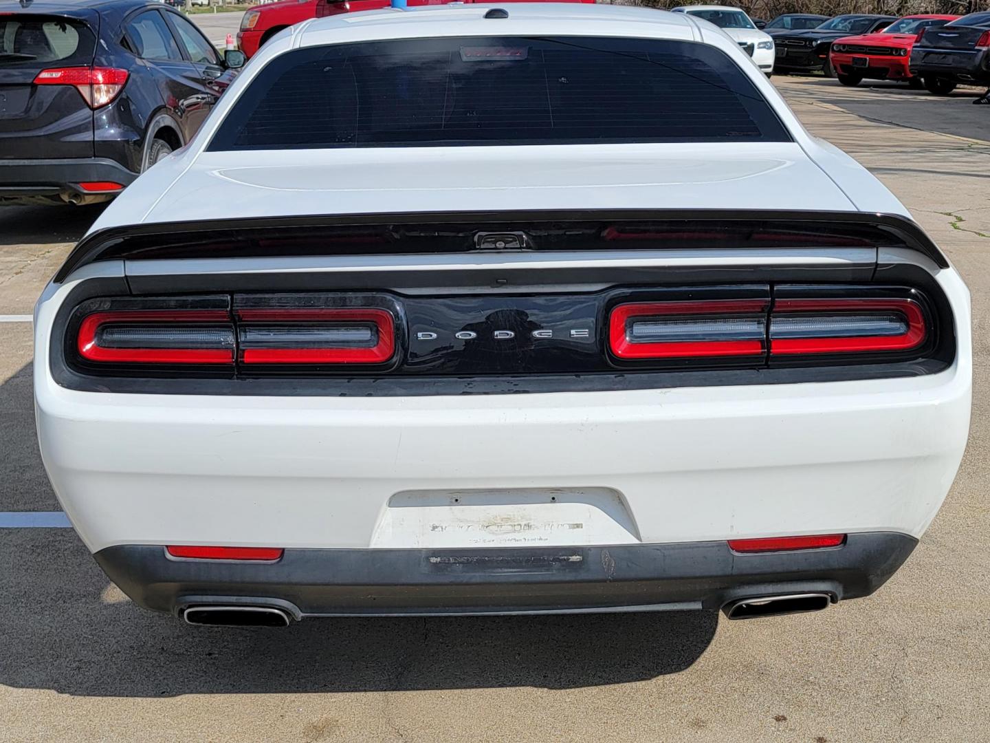 2018 WHITE /Black Dodge Challenger SXT (2C3CDZAG4JH) with an 3.6L V6 DOHC 24V engine, 8A transmission, located at 2020 East Division Street, Arlington, TX, 76011, (817) 801-3191, 32.742390, -97.076874 - Photo#1