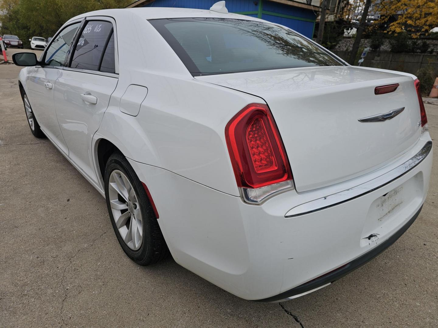 2016 WHITE Chrysler 300 Limited RWD (2C3CCAAG9GH) with an 3.6L V6 SOHC 24V engine, 8A transmission, located at 2020 East Division Street, Arlington, TX, 76011, (817) 801-3191, 32.742390, -97.076874 - Photo#4