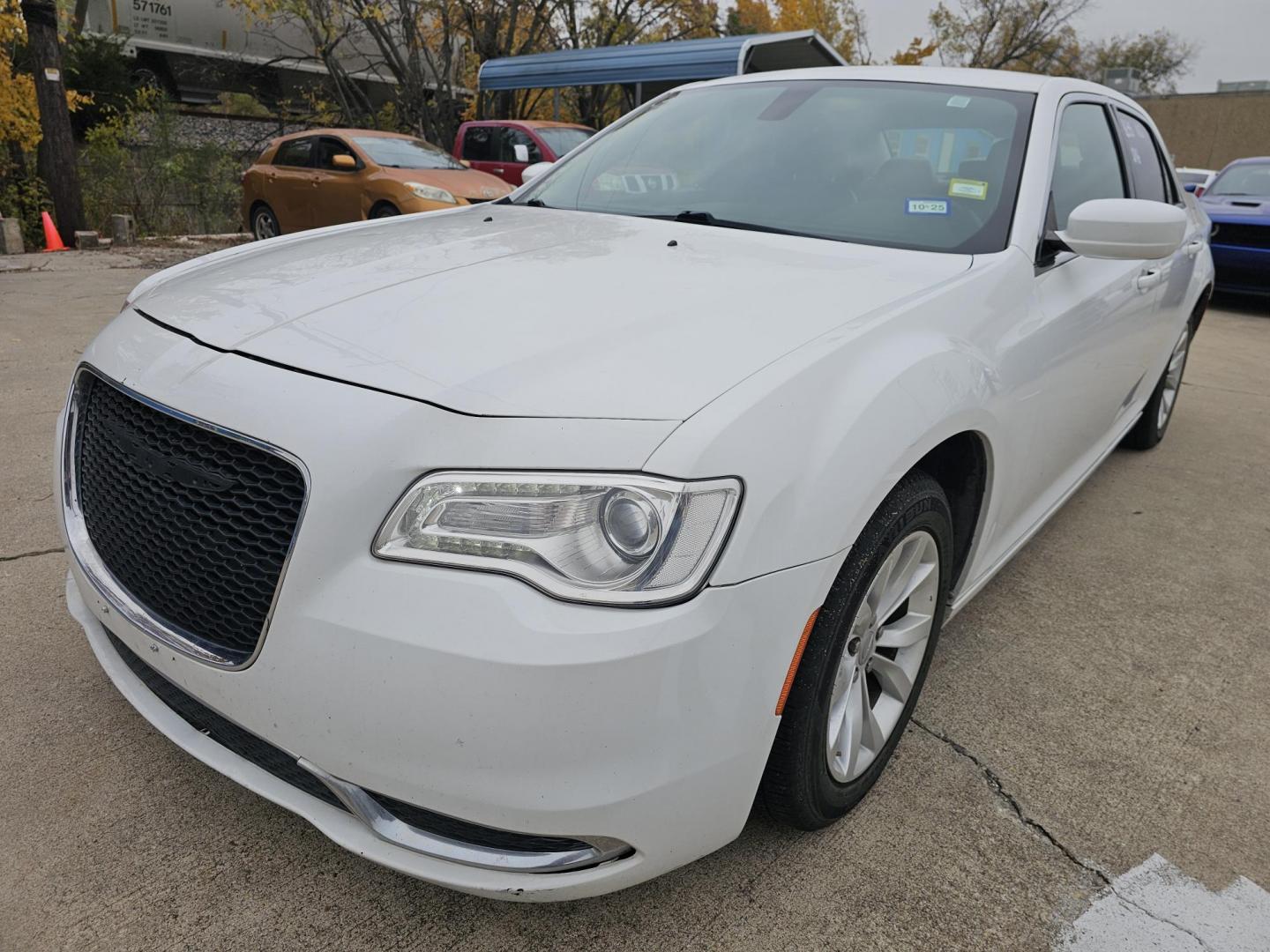 2016 WHITE Chrysler 300 Limited RWD (2C3CCAAG9GH) with an 3.6L V6 SOHC 24V engine, 8A transmission, located at 2020 East Division Street, Arlington, TX, 76011, (817) 801-3191, 32.742390, -97.076874 - Photo#6