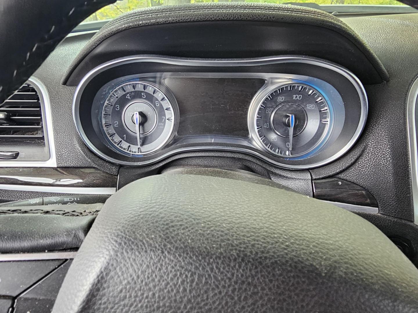 2016 WHITE Chrysler 300 Limited RWD (2C3CCAAG9GH) with an 3.6L V6 SOHC 24V engine, 8A transmission, located at 2020 East Division Street, Arlington, TX, 76011, (817) 801-3191, 32.742390, -97.076874 - Photo#8