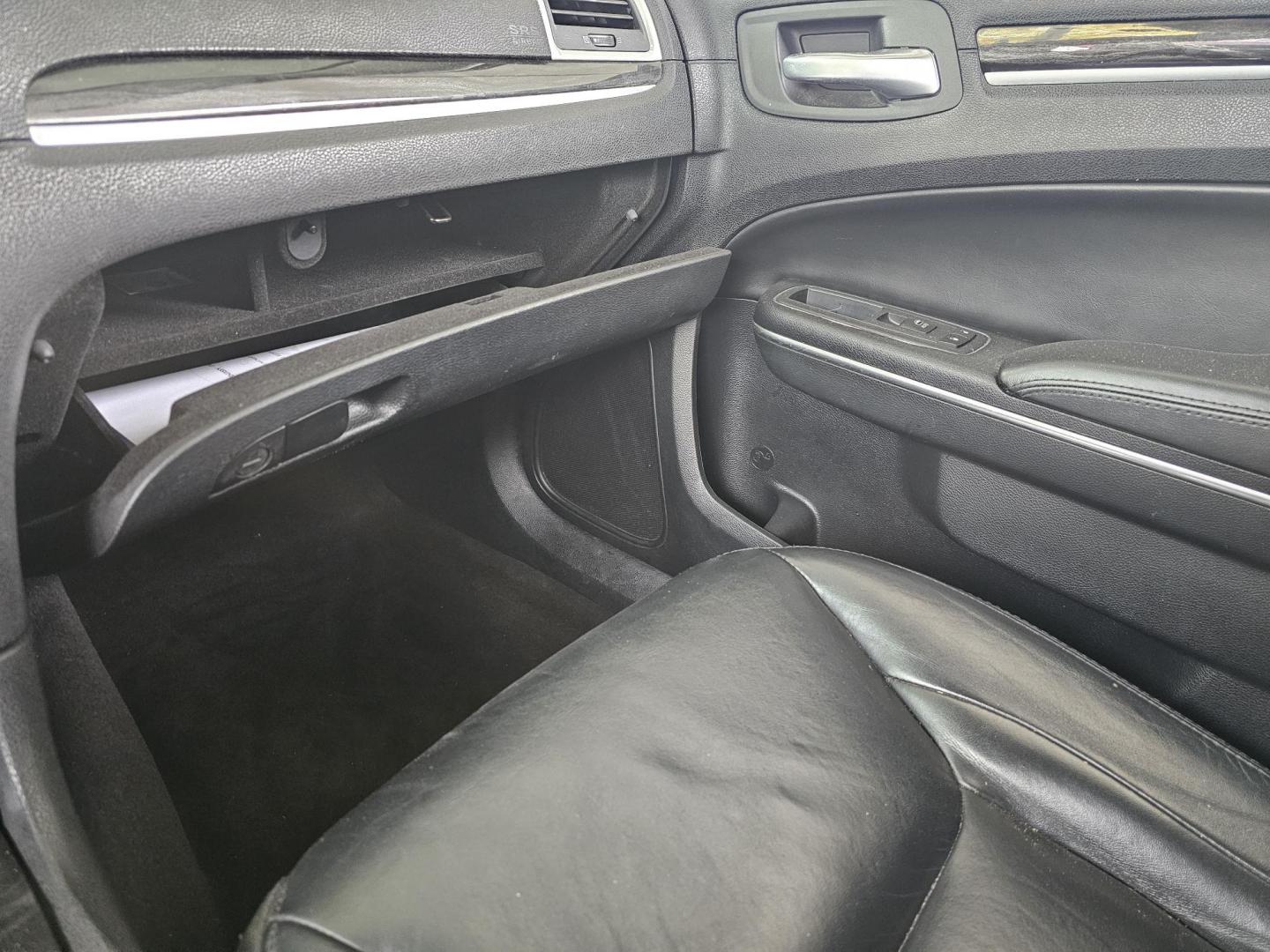 2016 WHITE Chrysler 300 Limited RWD (2C3CCAAG9GH) with an 3.6L V6 SOHC 24V engine, 8A transmission, located at 2020 East Division Street, Arlington, TX, 76011, (817) 801-3191, 32.742390, -97.076874 - Photo#12