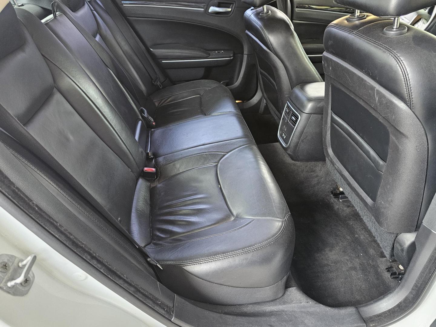 2016 WHITE Chrysler 300 Limited RWD (2C3CCAAG9GH) with an 3.6L V6 SOHC 24V engine, 8A transmission, located at 2020 East Division Street, Arlington, TX, 76011, (817) 801-3191, 32.742390, -97.076874 - Photo#17