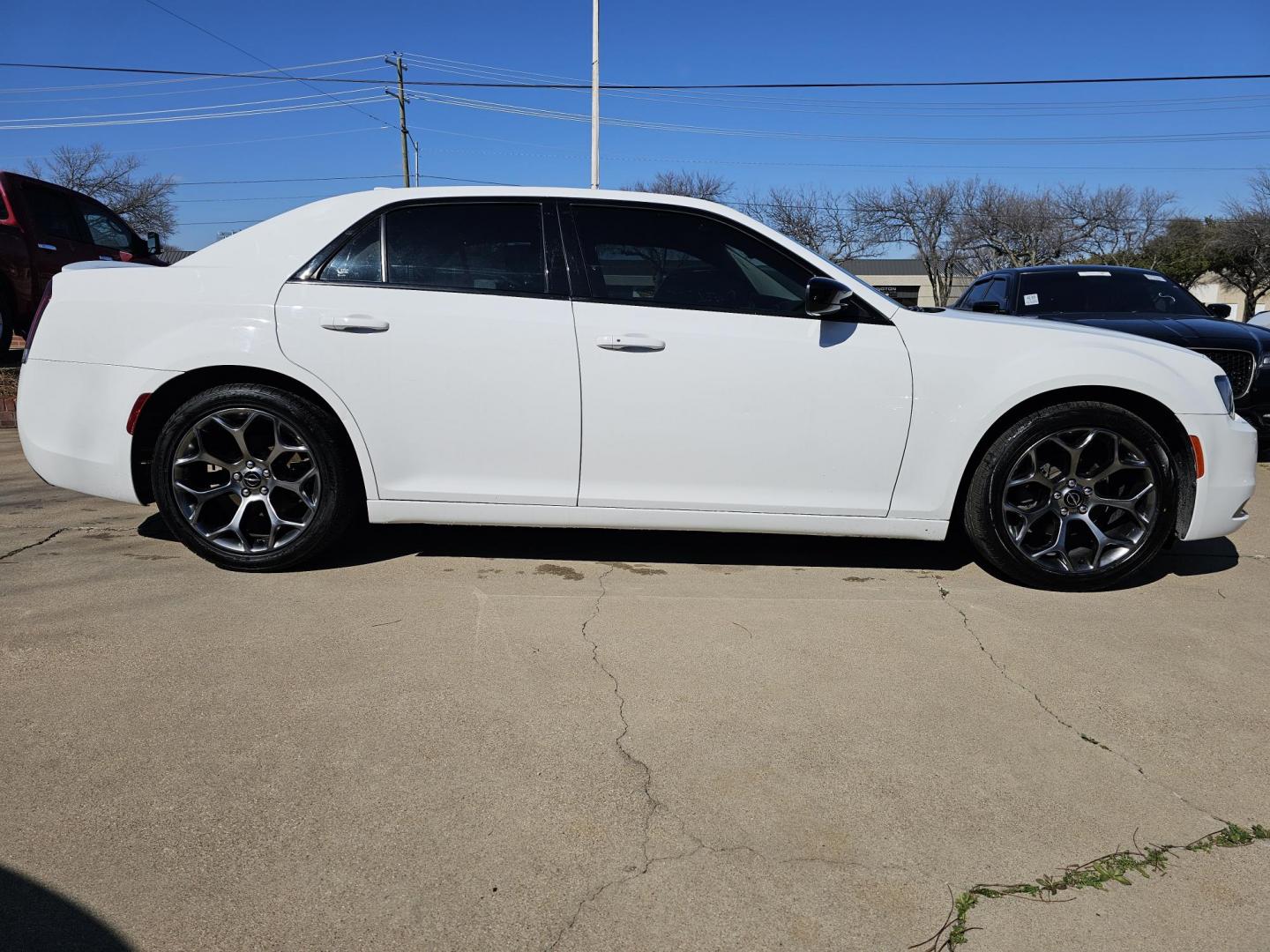2018 White /BLACK Chrysler 300 Limited RWD (2C3CCAAG3JH) with an 3.6L V6 SOHC 24V engine, 8A transmission, located at 2020 East Division Street, Arlington, TX, 76011, (817) 801-3191, 32.742390, -97.076874 - Come visit us at 2020 East Division Street, Arlington, Texas to view this gorgeous Chrysler 300!   Premiere Buy Here Pay Here with NO Credit Check (score) at 2020 East Division Street, Arlington, Texas, located in the center of the Dallas/Fort Worth metro area. For in-house financing in Lancaster - Photo#2