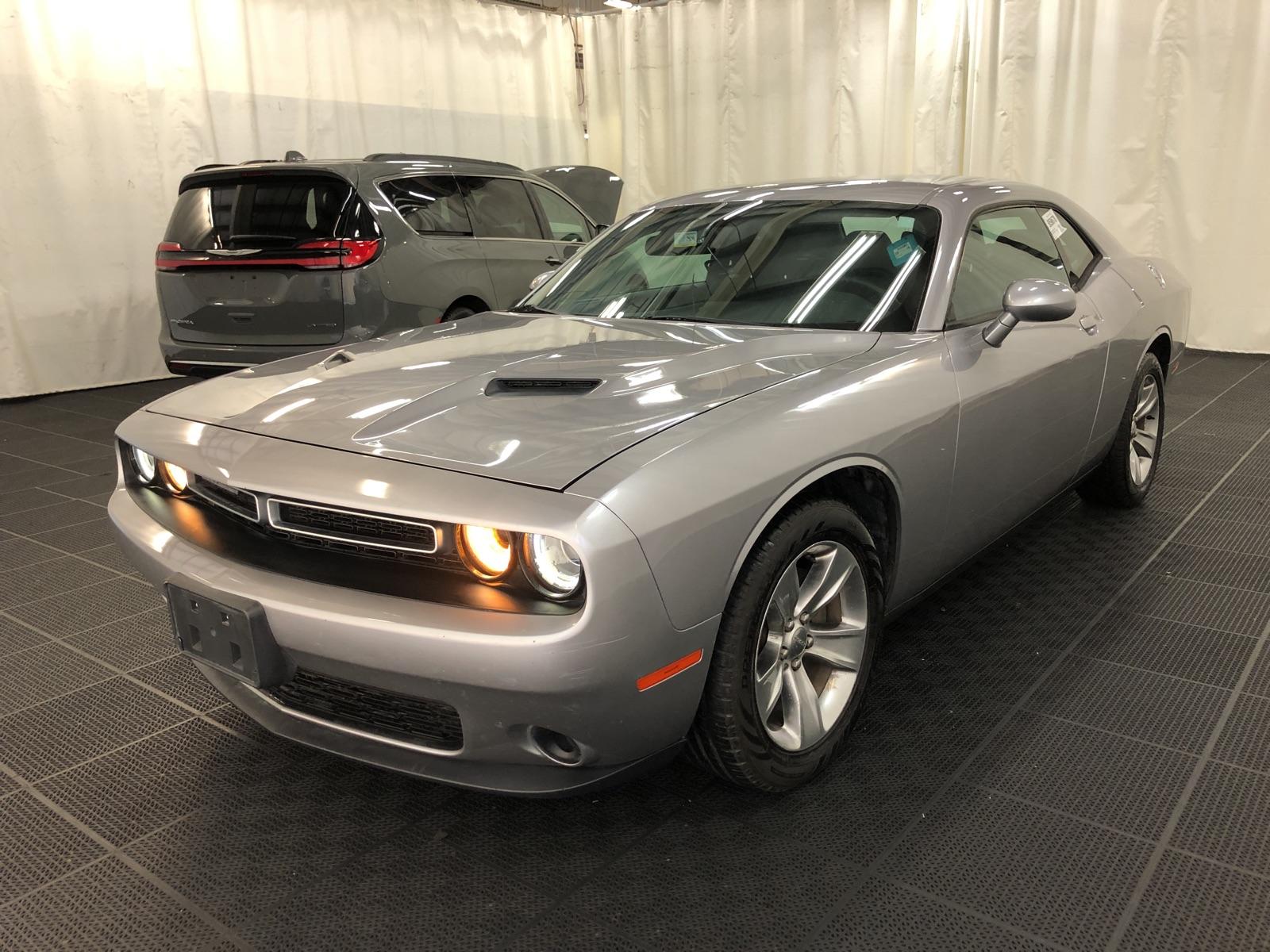 photo of 2015 Dodge Challenger SXT