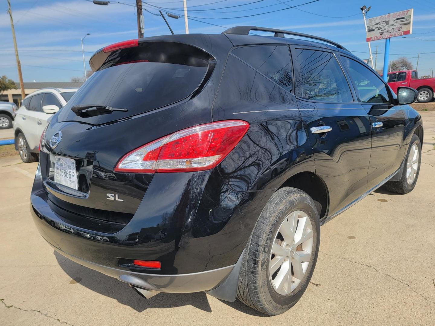 2014 Black Nissan Murano SL (JN8AZ1MU4EW) with an 3.5L V6 DOHC 24V engine, Continuously Variable Transmission transmission, located at 2020 East Division Street, Arlington, TX, 76011, (817) 801-3191, 32.742390, -97.076874 - Photo#4