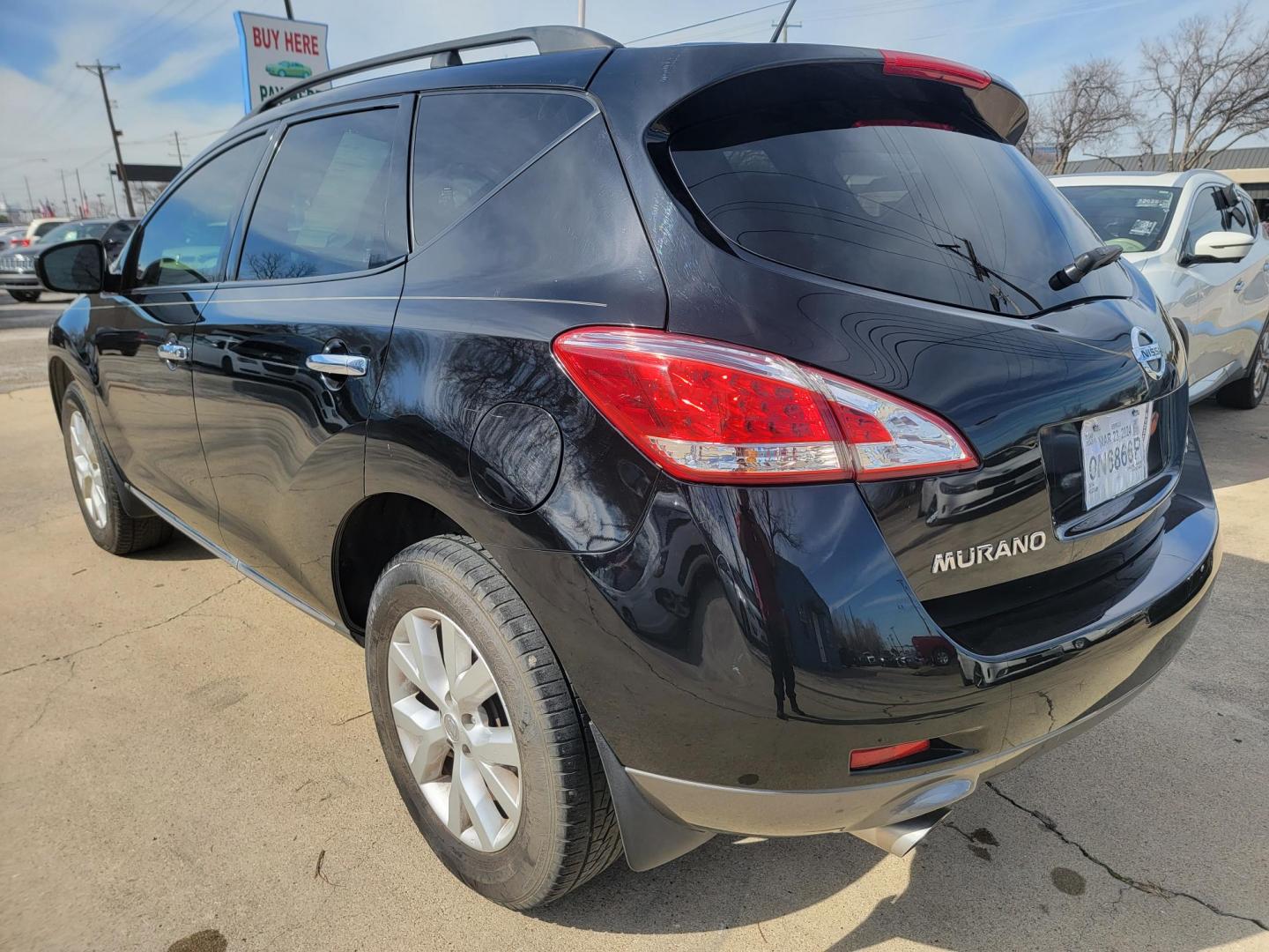 2014 Black Nissan Murano SL (JN8AZ1MU4EW) with an 3.5L V6 DOHC 24V engine, Continuously Variable Transmission transmission, located at 2020 East Division Street, Arlington, TX, 76011, (817) 801-3191, 32.742390, -97.076874 - Photo#9