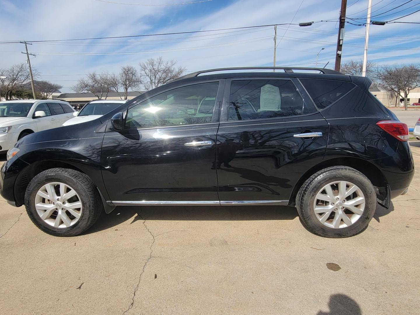 2014 Black Nissan Murano SL (JN8AZ1MU4EW) with an 3.5L V6 DOHC 24V engine, Continuously Variable Transmission transmission, located at 2020 East Division Street, Arlington, TX, 76011, (817) 801-3191, 32.742390, -97.076874 - Photo#13