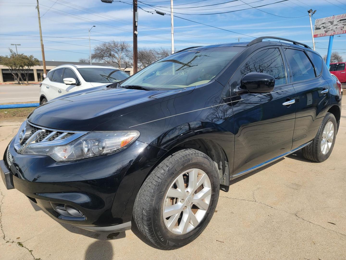 2014 Black Nissan Murano SL (JN8AZ1MU4EW) with an 3.5L V6 DOHC 24V engine, Continuously Variable Transmission transmission, located at 2020 East Division Street, Arlington, TX, 76011, (817) 801-3191, 32.742390, -97.076874 - Photo#15