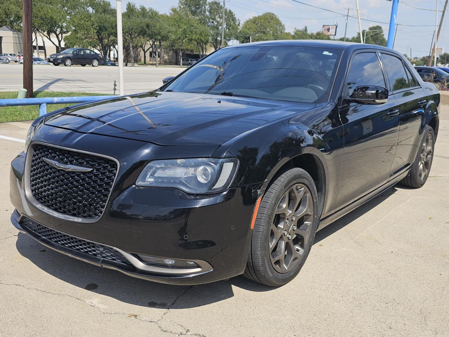 2016 Black Chrysler 300 (2C3CCAGG2GH) , located at 2020 East Division Street, Arlington, TX, 76011, (817) 801-3191, 32.742390, -97.076874 - At the low price of $19,040, come check out this beautiful Chrysler 300 in Arlington, Texas today!! Premiere Buy Here Pay Here with NO Credit Check (score) at 2020 East Division Street, Arlington, Texas, located in the center of the Dallas/Fort Worth metro area. For in-house financing in Lancaste - Photo#5