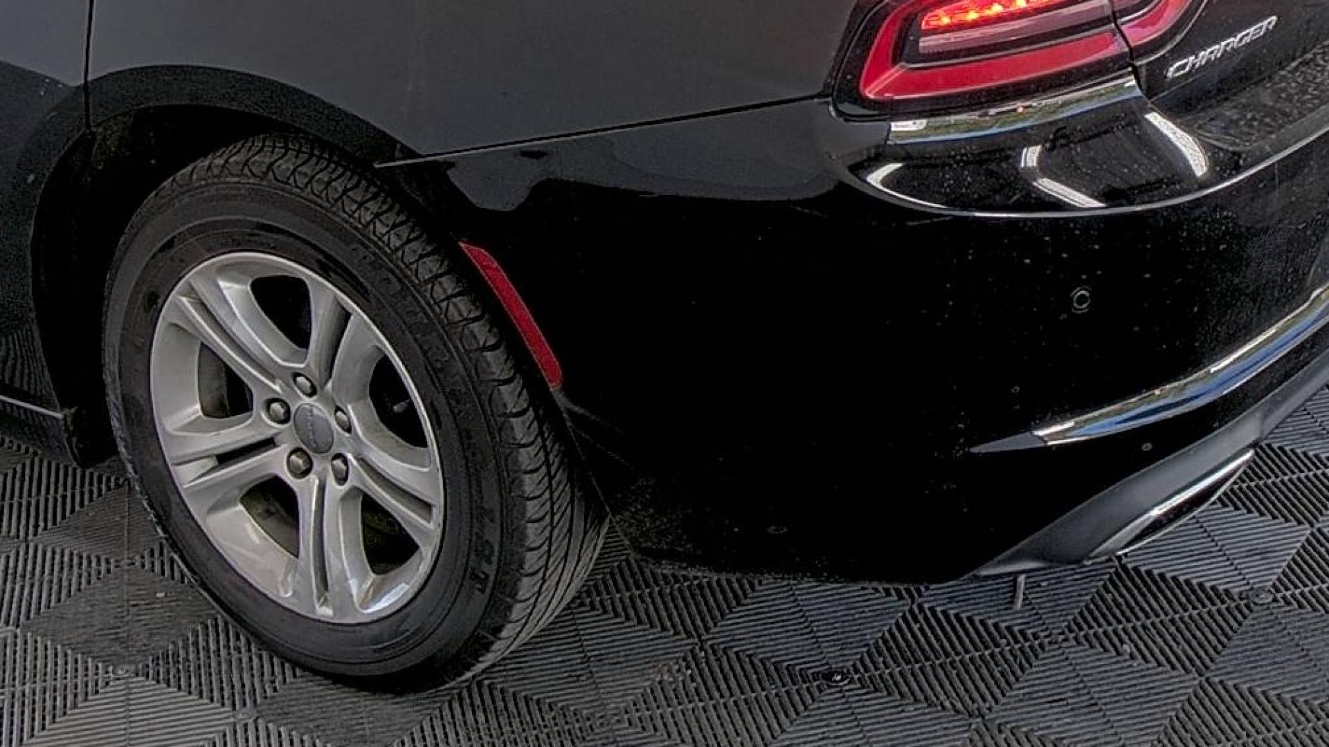 2018 Black Dodge Charger (2C3CDXBG2JH) , located at 2020 East Division Street, Arlington, TX, 76011, (817) 801-3191, 32.742390, -97.076874 - This midnight black Dodge Charger is available for you to come drive away with today! Premiere Buy Here Pay Here with NO Credit Check (score) at 2020 East Division Street, Arlington, Texas, located in the center of the Dallas/Fort Worth metro area. For in-house financing in Lancaster, Waxahachie - Photo#9