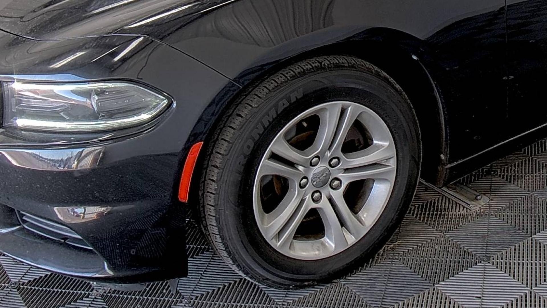 2018 Black Dodge Charger (2C3CDXBG2JH) , located at 2020 East Division Street, Arlington, TX, 76011, (817) 801-3191, 32.742390, -97.076874 - This midnight black Dodge Charger is available for you to come drive away with today! Premiere Buy Here Pay Here with NO Credit Check (score) at 2020 East Division Street, Arlington, Texas, located in the center of the Dallas/Fort Worth metro area. For in-house financing in Lancaster, Waxahachie - Photo#12