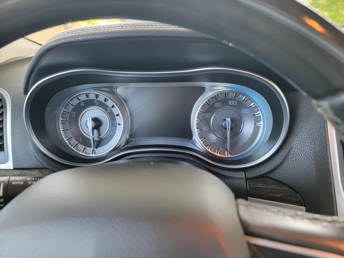 2019 GRAY /Black Chrysler 300 Limited RWD (2C3CCAEGXKH) with an 3.6L V6 SOHC 24V engine, 8A transmission, located at 2020 East Division Street, Arlington, TX, 76011, (817) 801-3191, 32.742390, -97.076874 - Photo#10