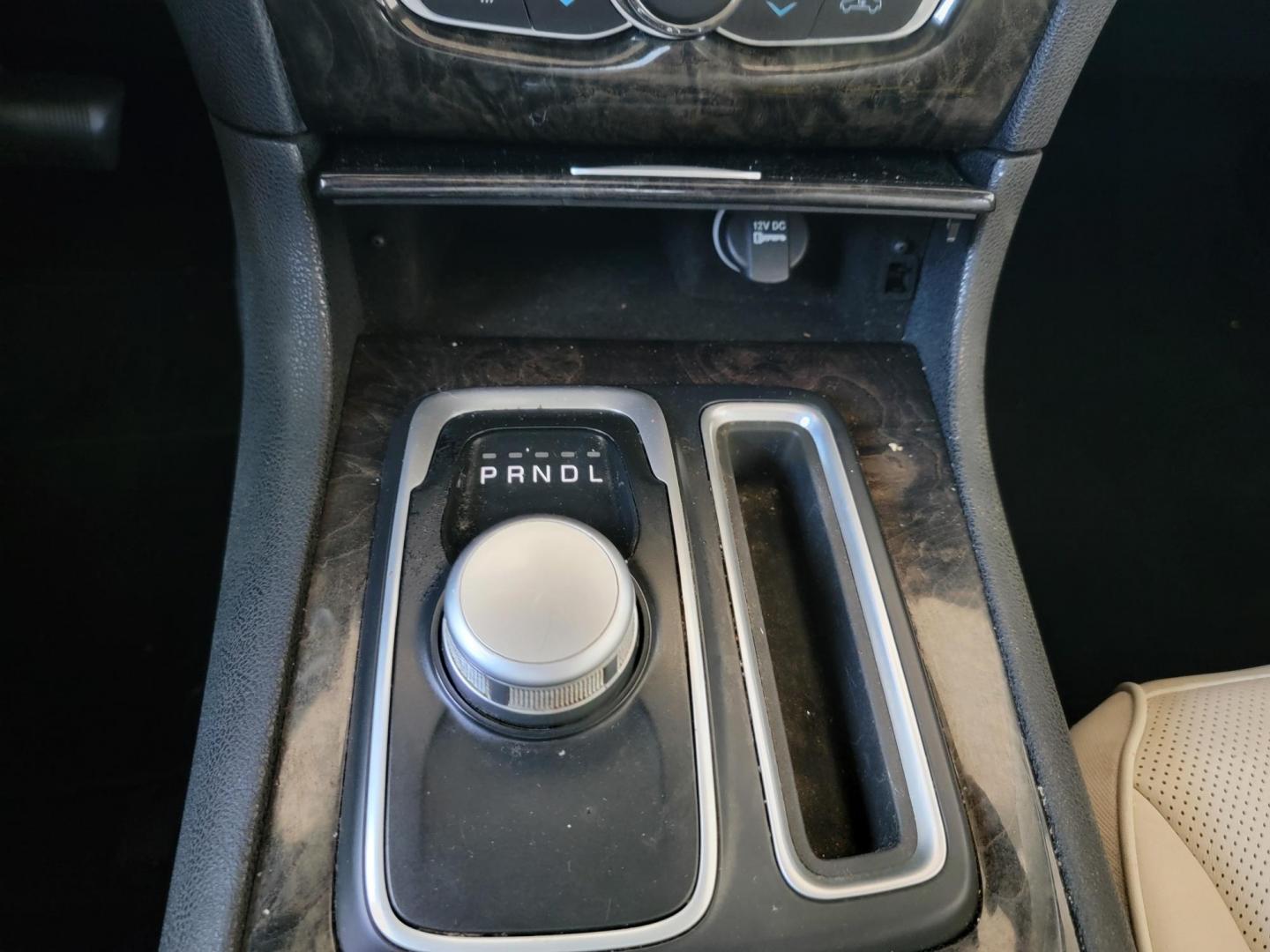 2019 GRAY /Black Chrysler 300 Limited RWD (2C3CCAEGXKH) with an 3.6L V6 SOHC 24V engine, 8A transmission, located at 2020 East Division Street, Arlington, TX, 76011, (817) 801-3191, 32.742390, -97.076874 - Photo#13