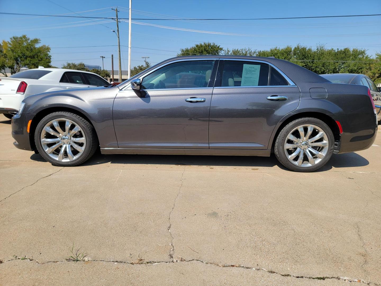 2019 GRAY /Black Chrysler 300 Limited RWD (2C3CCAEGXKH) with an 3.6L V6 SOHC 24V engine, 8A transmission, located at 2020 East Division Street, Arlington, TX, 76011, (817) 801-3191, 32.742390, -97.076874 - Photo#8