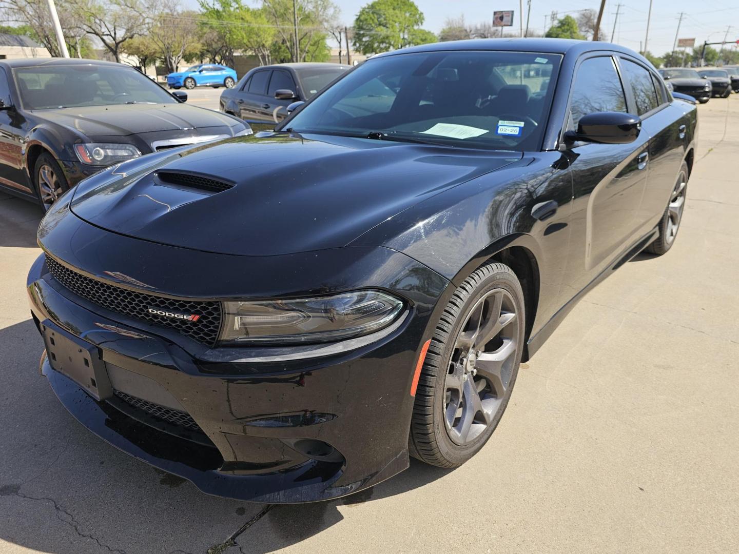2019 Black Dodge Charger SXT Plus (2C3CDXHG8KH) with an 3.6L V6 DOHC 24V engine, 8A transmission, located at 2020 East Division Street, Arlington, TX, 76011, (817) 801-3191, 32.742390, -97.076874 - Photo#8
