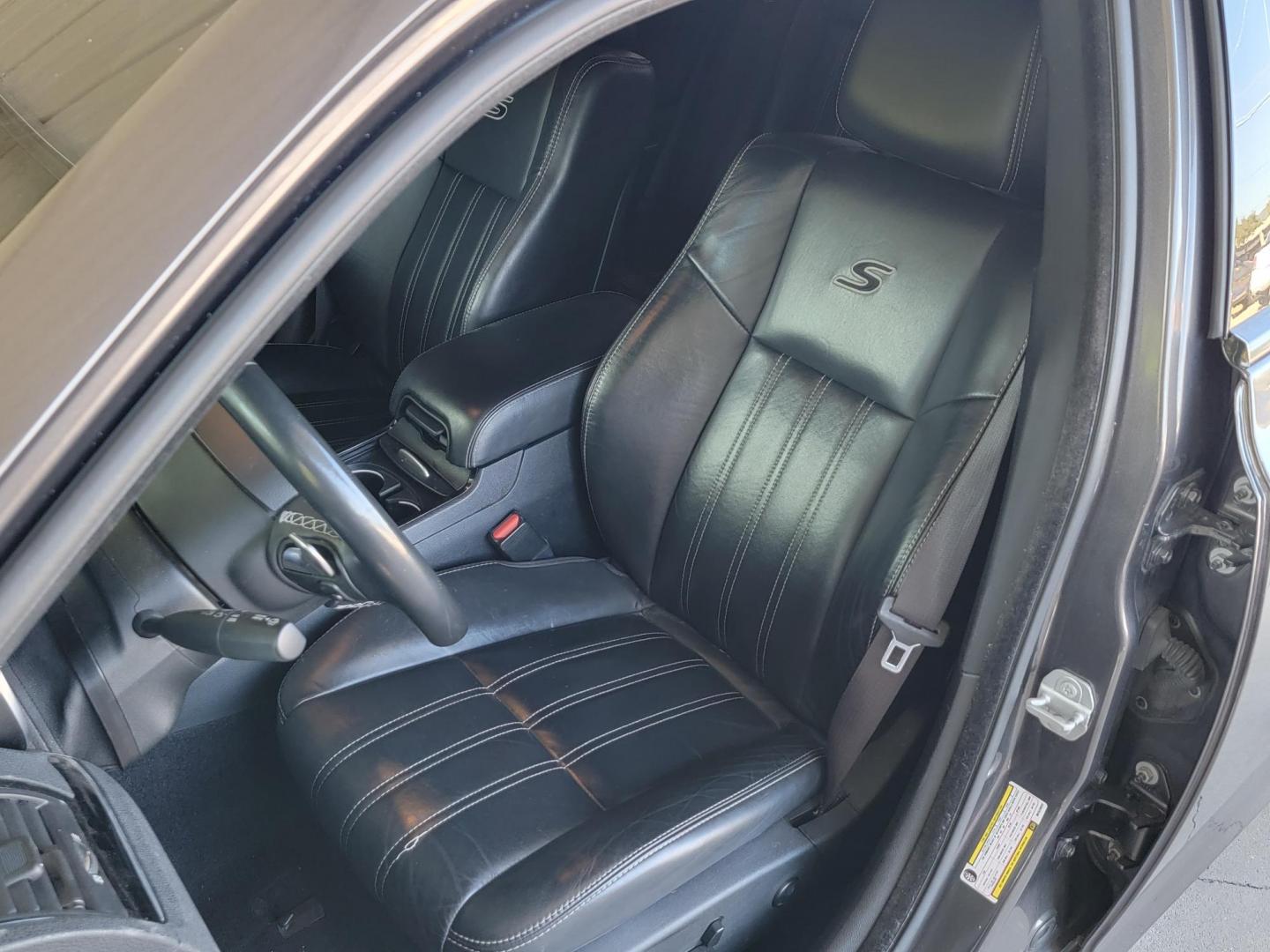 2021 GRAY Chrysler 300 S V6 RWD (2C3CCABG1MH) with an 3.6L V6 DOHC 24V engine, 8A transmission, located at 2020 East Division Street, Arlington, TX, 76011, (817) 801-3191, 32.742390, -97.076874 - Photo#25