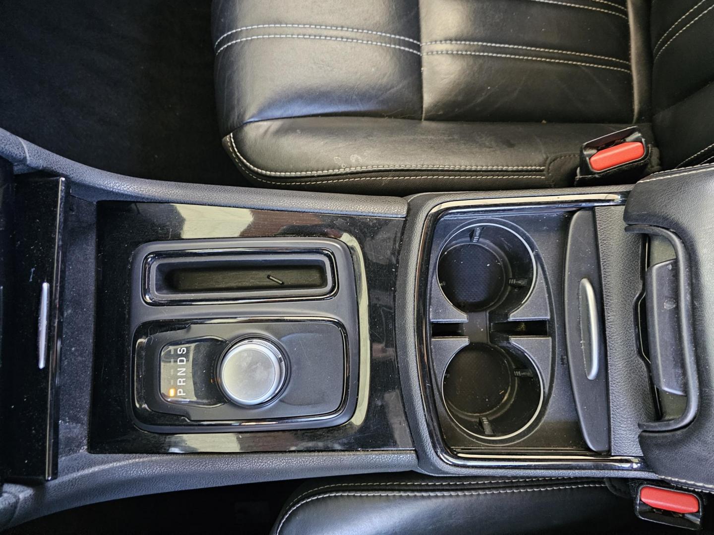 2021 GRAY Chrysler 300 S V6 RWD (2C3CCABG1MH) with an 3.6L V6 DOHC 24V engine, 8A transmission, located at 2020 East Division Street, Arlington, TX, 76011, (817) 801-3191, 32.742390, -97.076874 - Photo#12