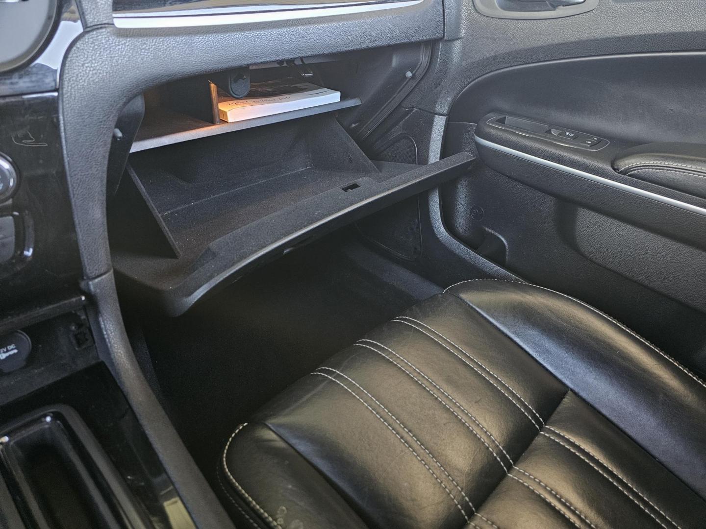 2021 GRAY Chrysler 300 S V6 RWD (2C3CCABG1MH) with an 3.6L V6 DOHC 24V engine, 8A transmission, located at 2020 East Division Street, Arlington, TX, 76011, (817) 801-3191, 32.742390, -97.076874 - Photo#13