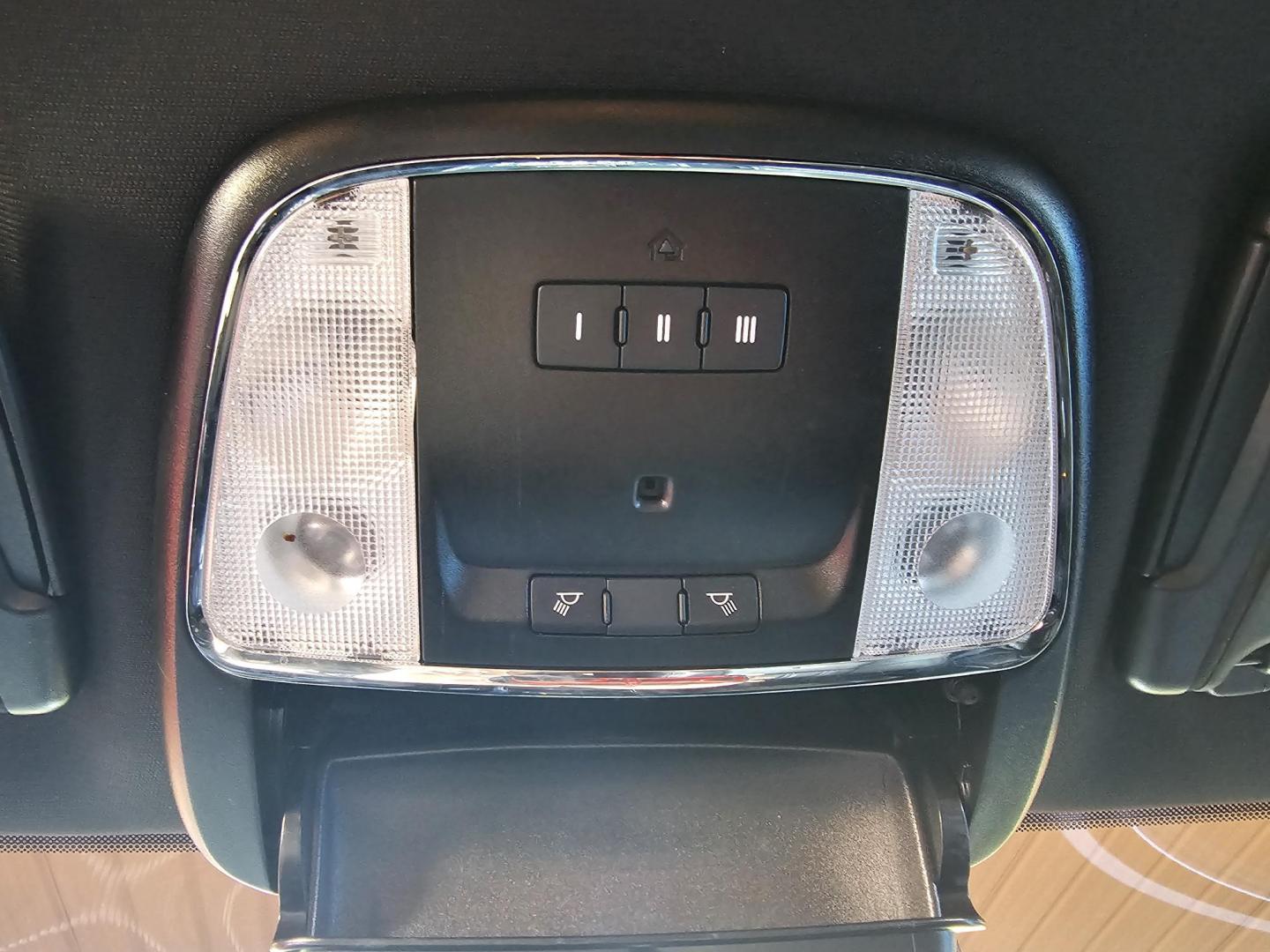 2021 GRAY Chrysler 300 S V6 RWD (2C3CCABG1MH) with an 3.6L V6 DOHC 24V engine, 8A transmission, located at 2020 East Division Street, Arlington, TX, 76011, (817) 801-3191, 32.742390, -97.076874 - Photo#14