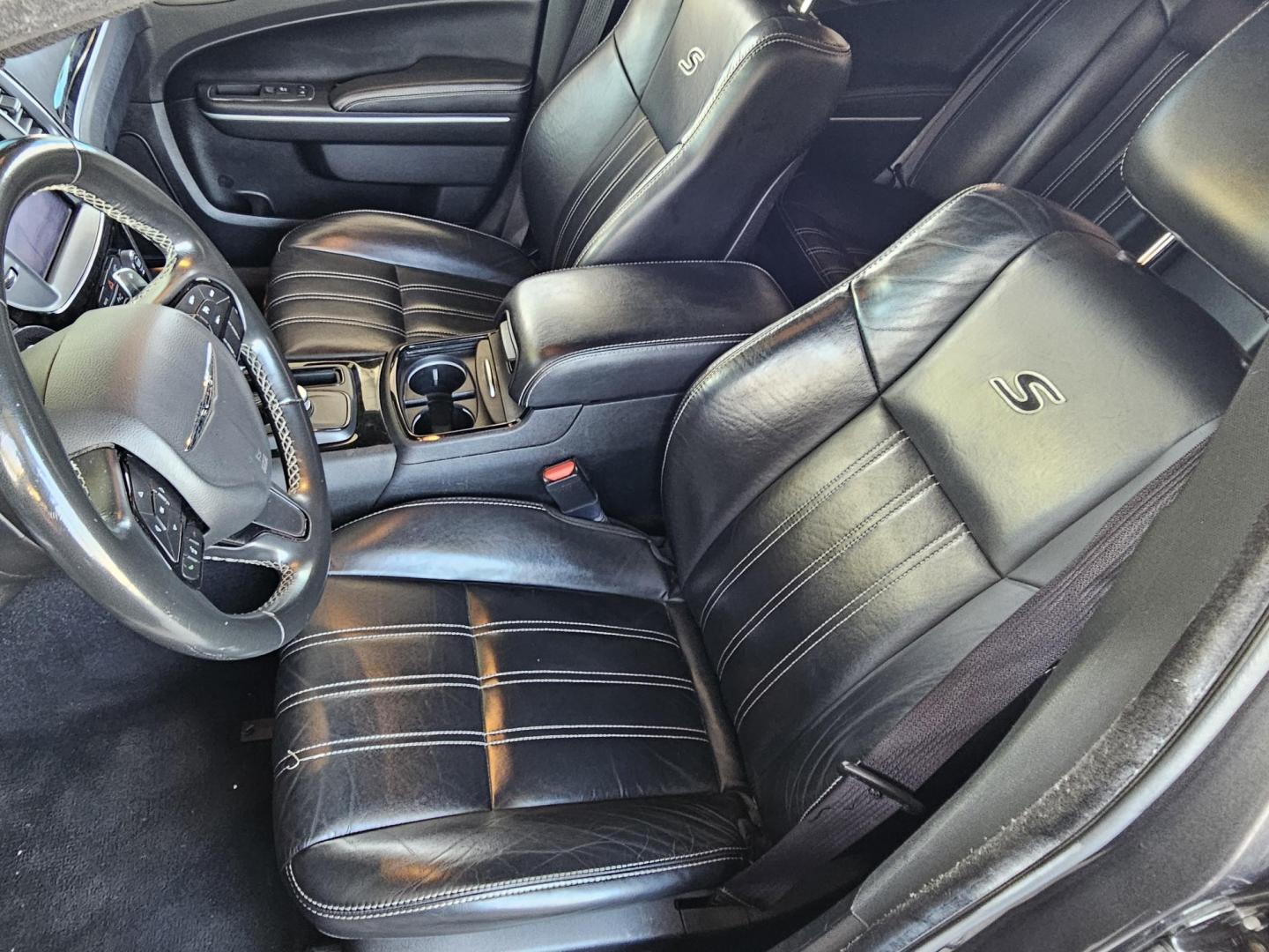 2021 GRAY Chrysler 300 S V6 RWD (2C3CCABG1MH) with an 3.6L V6 DOHC 24V engine, 8A transmission, located at 2020 East Division Street, Arlington, TX, 76011, (817) 801-3191, 32.742390, -97.076874 - Photo#20