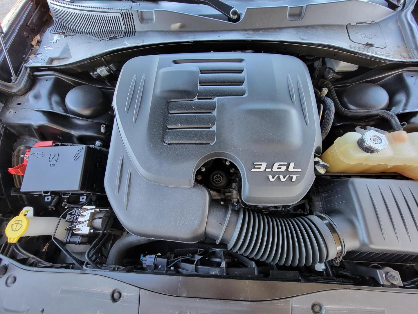 2016 Dodge Challenger SXT (2C3CDZAGXGH) with an 3.6L V6 DOHC 24V engine, 5A transmission, located at 2020 East Division Street, Arlington, TX, 76011, (817) 801-3191, 32.742390, -97.076874 - Photo#6