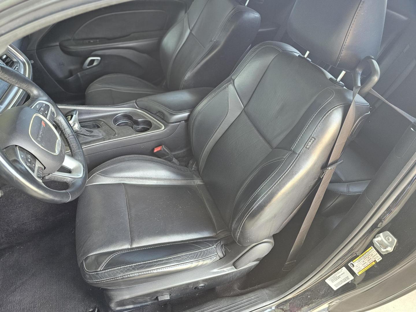 2016 Black /Black Dodge Challenger SXT (2C3CDZAGXGH) with an 3.6L V6 DOHC 24V engine, 5A transmission, located at 2020 East Division Street, Arlington, TX, 76011, (817) 801-3191, 32.742390, -97.076874 - Photo#17