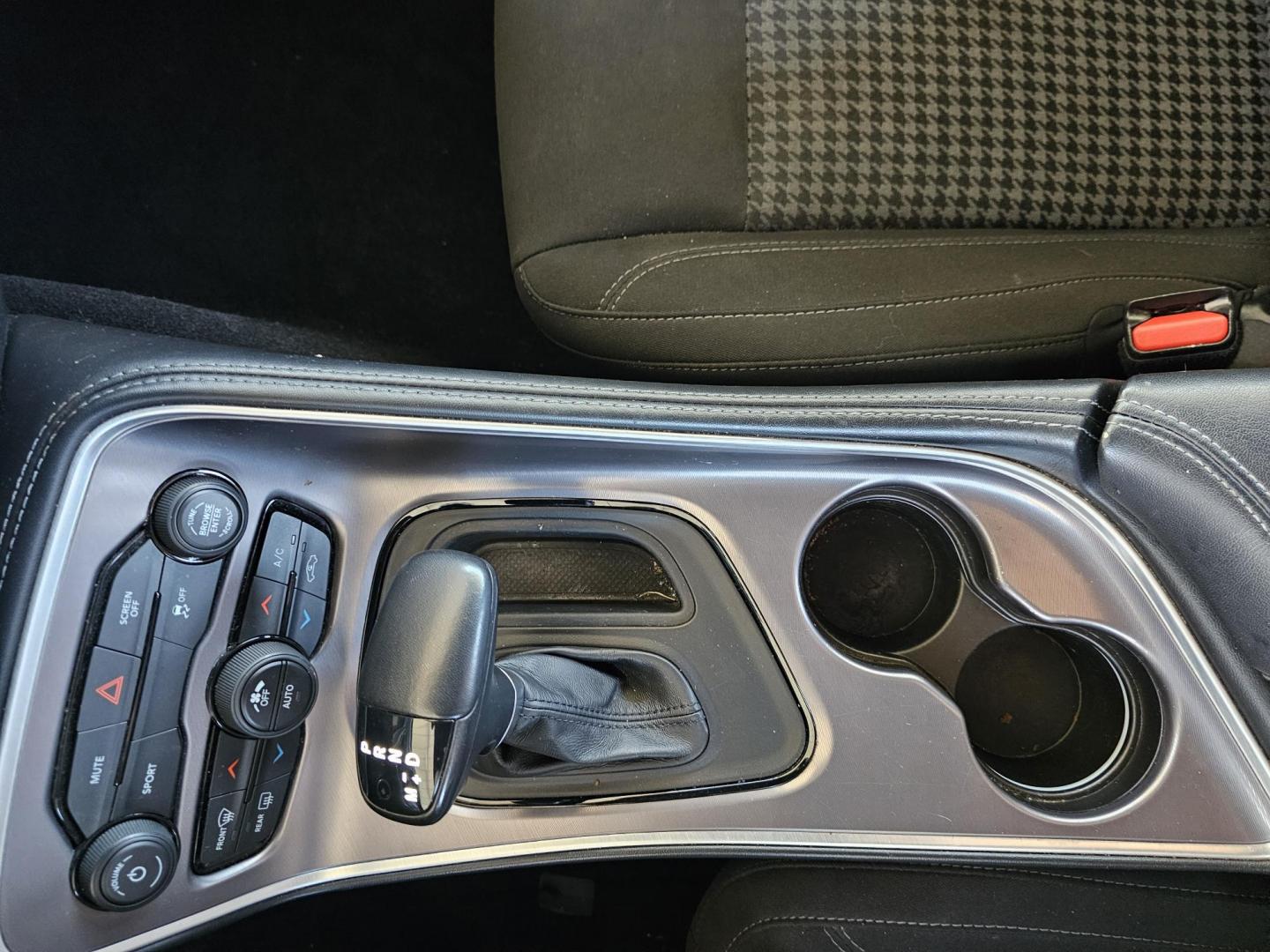 2022 Blue Dodge Challenger SXT (2C3CDZAG5NH) with an 3.6L V6 DOHC 24V engine, 8A transmission, located at 2020 East Division Street, Arlington, TX, 76011, (817) 801-3191, 32.742390, -97.076874 - Photo#9