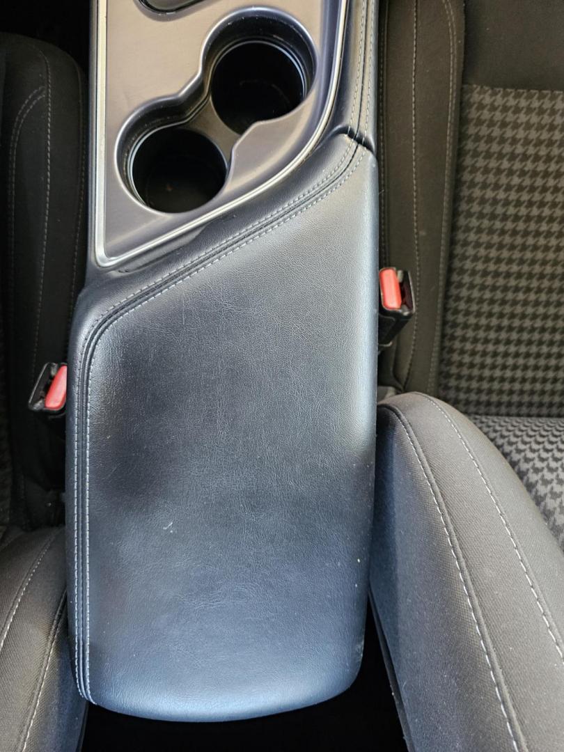 2022 Blue Dodge Challenger SXT (2C3CDZAG5NH) with an 3.6L V6 DOHC 24V engine, 8A transmission, located at 2020 East Division Street, Arlington, TX, 76011, (817) 801-3191, 32.742390, -97.076874 - Photo#11