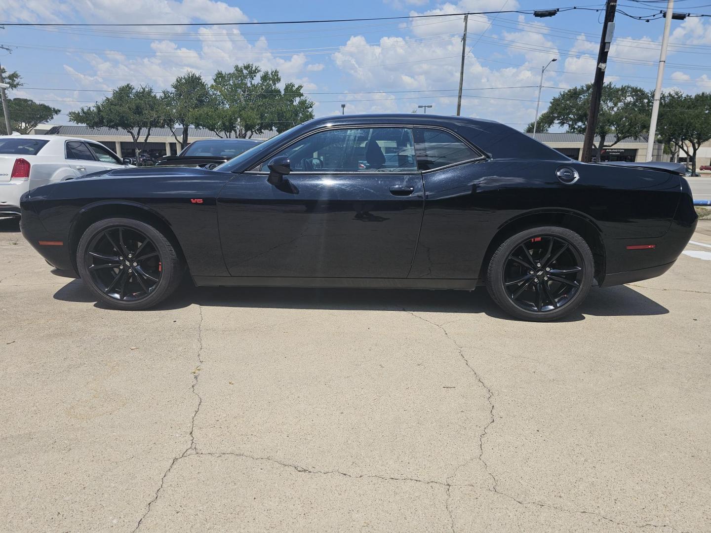 2018 Black Dodge Challenger SXT (2C3CDZAG9JH) with an 3.6L V6 DOHC 24V engine, 8A transmission, located at 2020 East Division Street, Arlington, TX, 76011, (817) 801-3191, 32.742390, -97.076874 - Photo#5