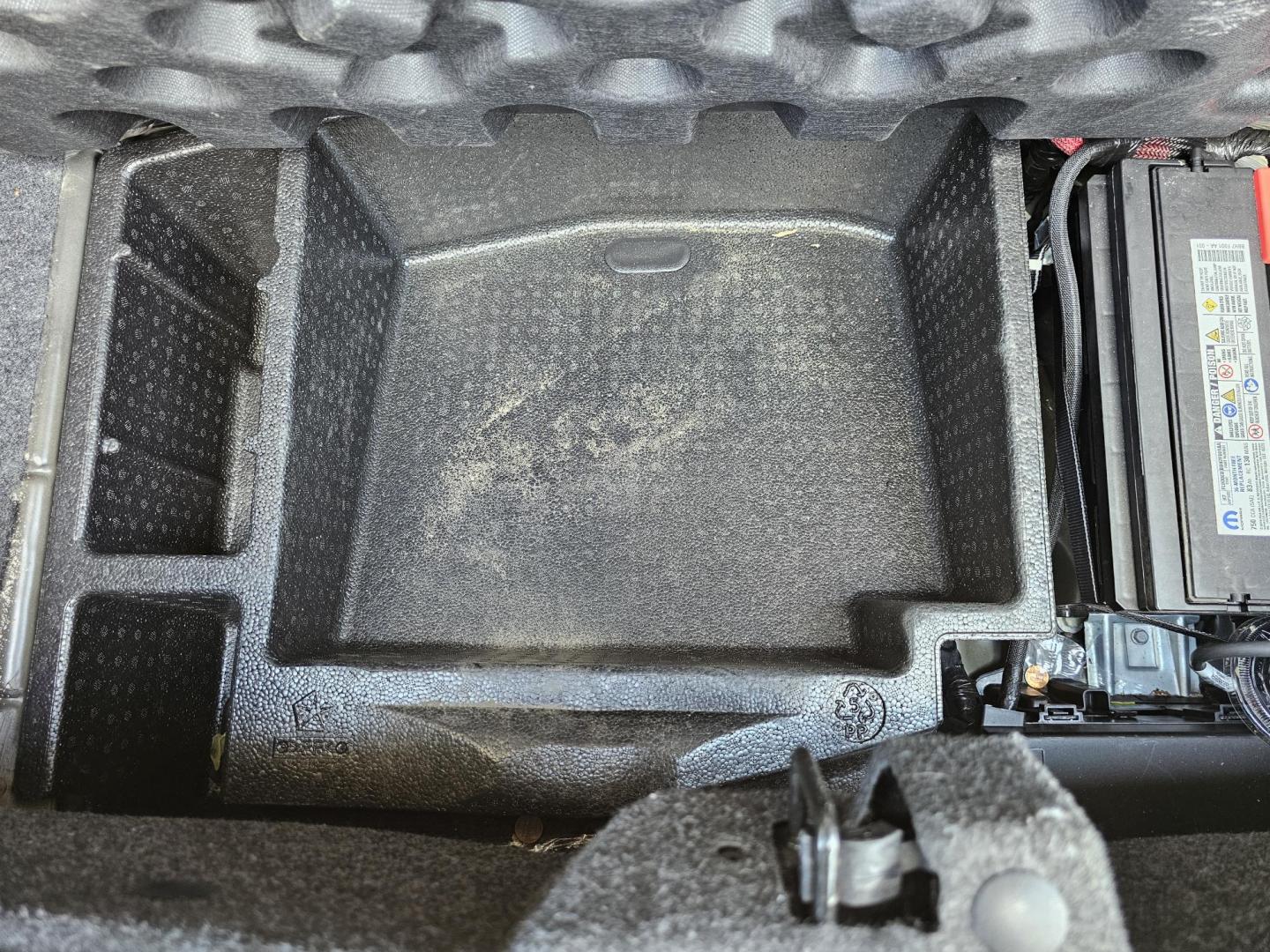 2018 Black Dodge Challenger SXT (2C3CDZAG9JH) with an 3.6L V6 DOHC 24V engine, 8A transmission, located at 2020 East Division Street, Arlington, TX, 76011, (817) 801-3191, 32.742390, -97.076874 - Photo#26