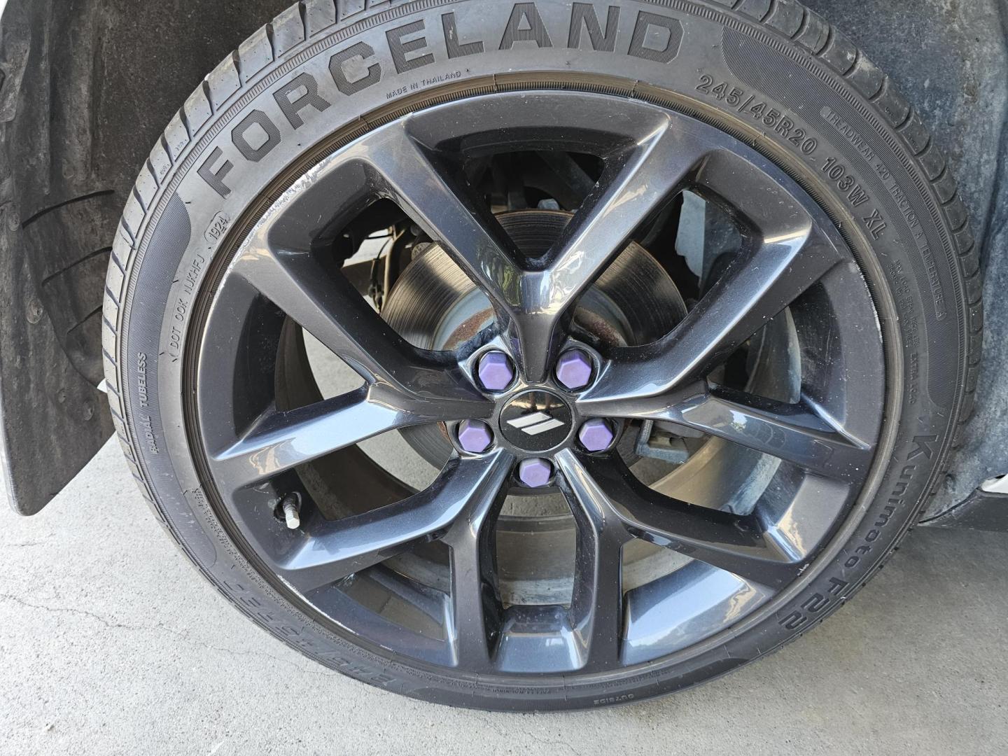 2019 White /Black Dodge Challenger SXT (2C3CDZAG2KH) with an 3.6L V6 DOHC 24V engine, 8A transmission, located at 2020 East Division Street, Arlington, TX, 76011, (817) 801-3191, 32.742390, -97.076874 - Photo#26